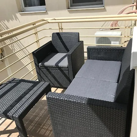 Boruzs Apartment